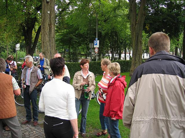 Ausf.König 2006 2.JPG - Pättkesfahrt der Throngemeinschaften aus Gescher, Harwick, Tgl.-Capellen, Büren und Estern. Verhindert waren Hochmoor u. Tgl.-Pröbsting.